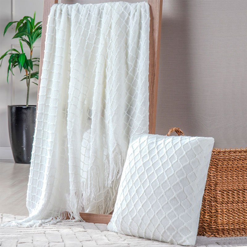 manta tricot branca ambientada