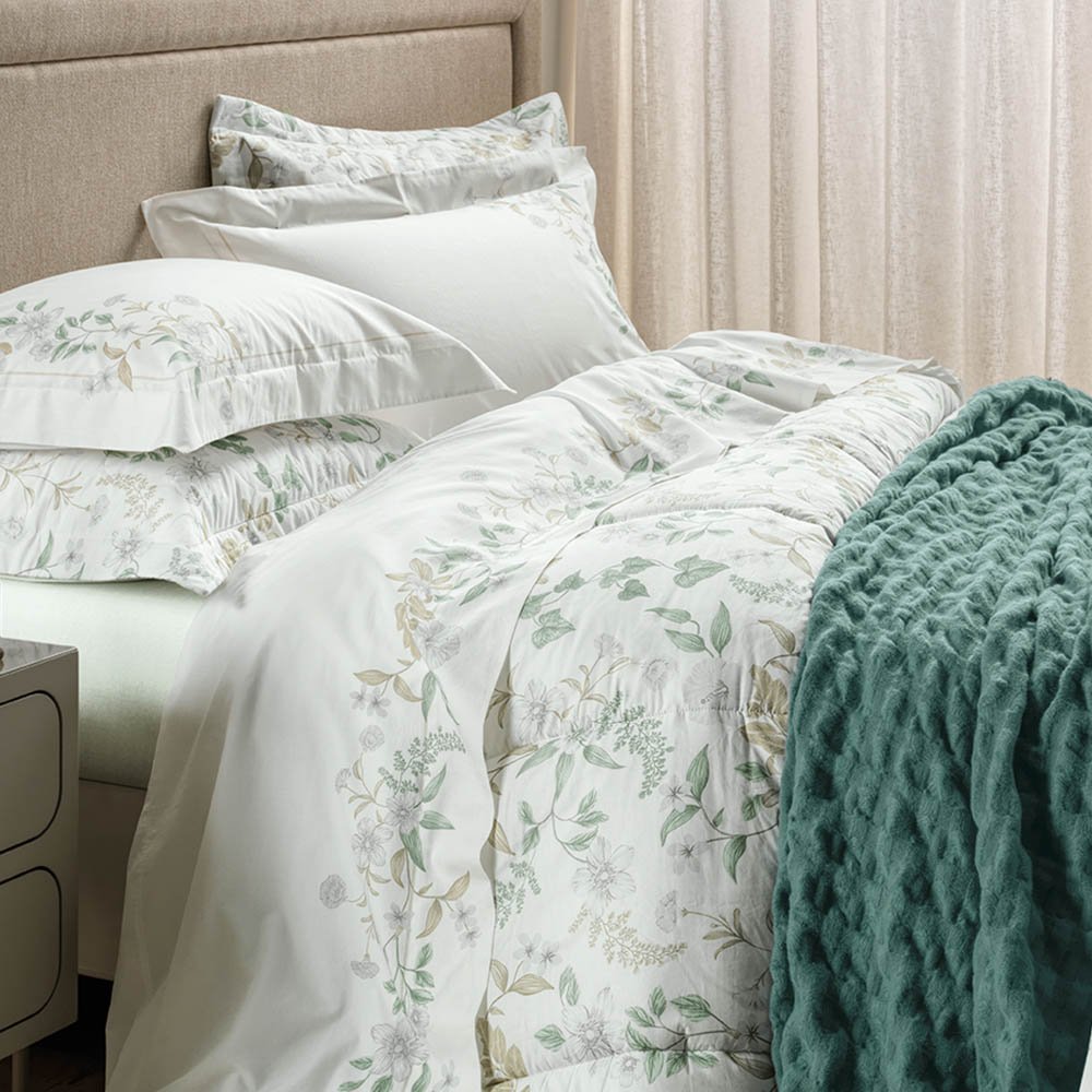 jul24 karsten cama adelia ambientada