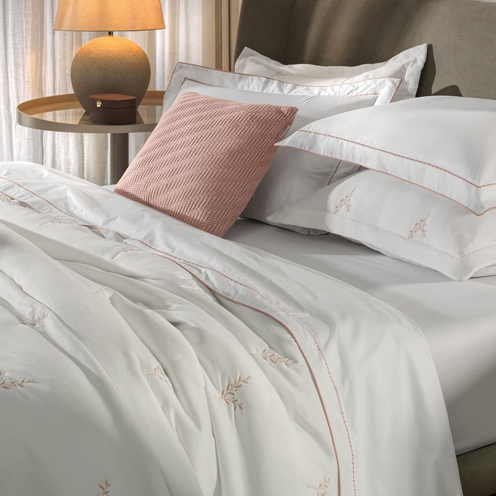 jul25 karsten cama lina ambientada